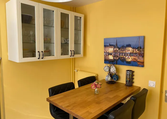 Cote Plage: Charming With Linen And Parking Apartment Trouville-sur-Mer