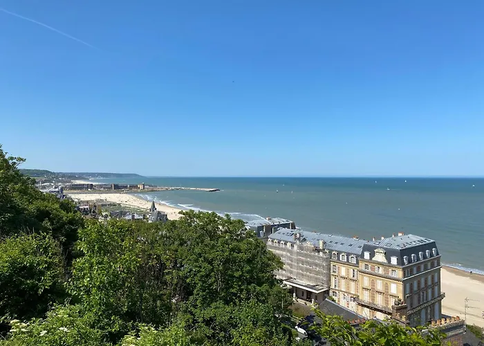 Cote Plage: Charming With Linen And Parking Trouville-sur-Mer