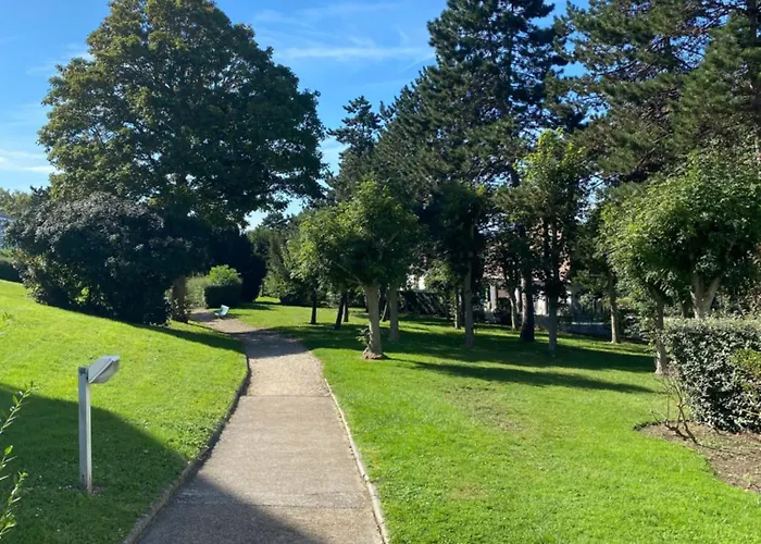 Cote Plage: Charming With Linen And Parking * Trouville-sur-Mer